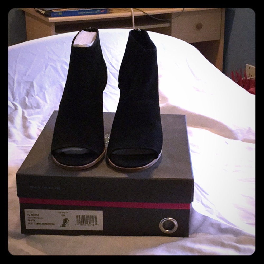 VInce Camuto size 8 Bevina